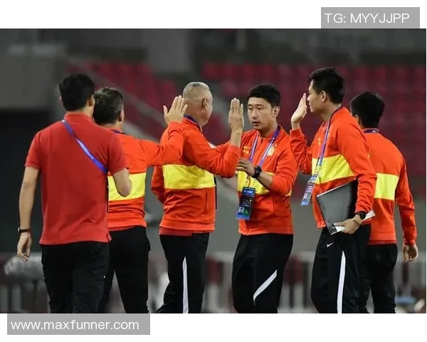 成都足球队在钻石联赛积分榜上以99分稳居首位引领群雄